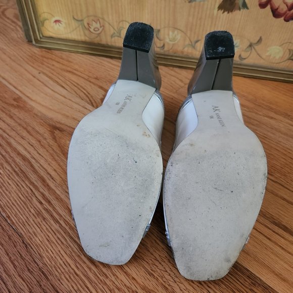 Gray and cream wide heel - Picture 5 of 6